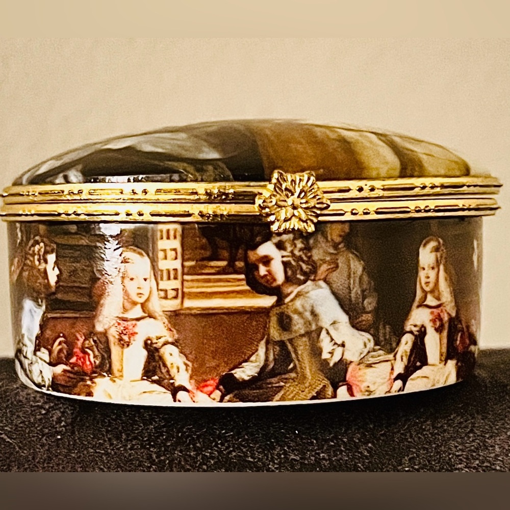 Vintage "Las Meninas" Trinket Box, Giordano di Ponzano, Italian Porcelain Gold